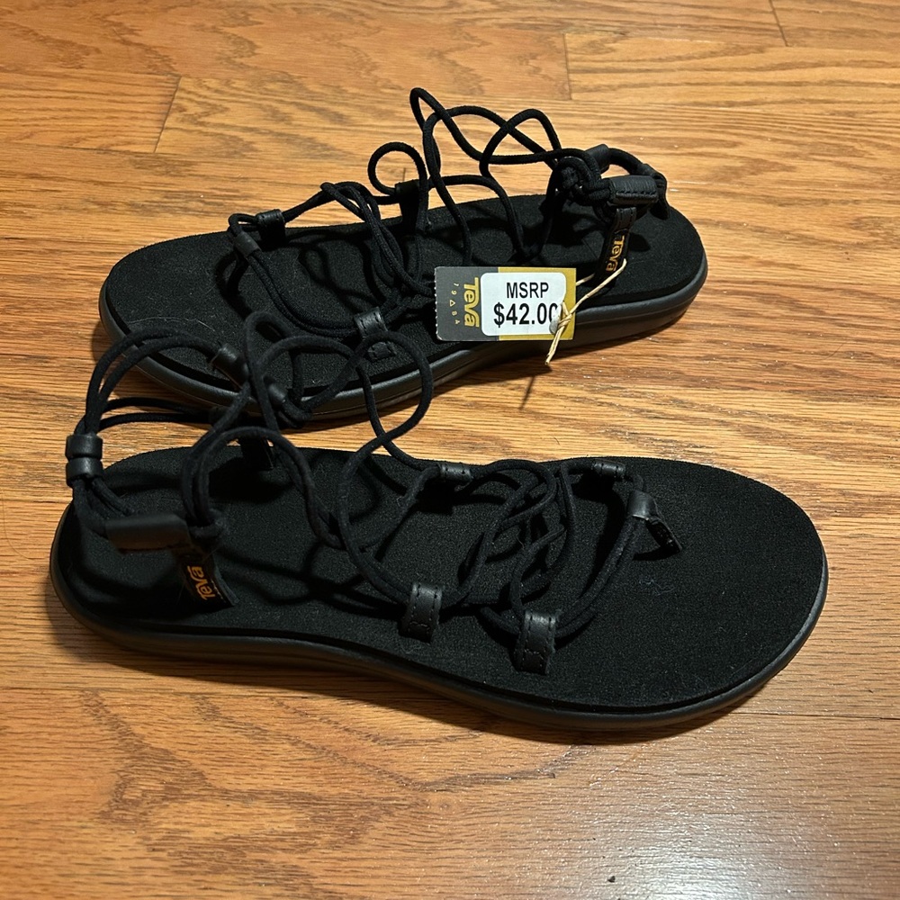 Teva Voya Infinity - size 9 black sandal shoe